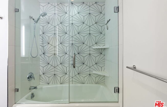 1 bed, 2 baths, 1,200 sqft, $3,495, Unit 716