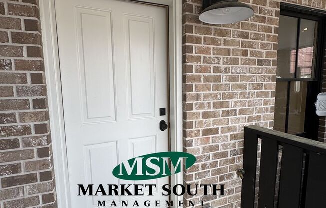 GORGEOUS NEW CONSTRUCTION GARDEN UNIT-PARKING INCLUDED!
