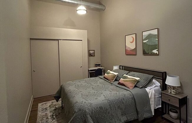 3 beds, 2 baths, 1,371 sqft, $2,100, Unit Apt. 201