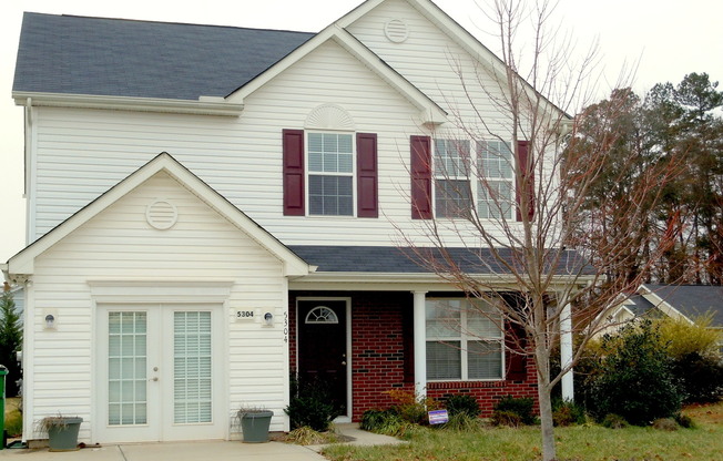 Beautiful 4bd/2.5bth home with an open layout!