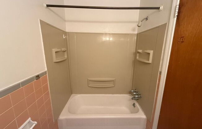 Studio, 1 bath, 487 sqft, $1,250, Unit Fifth 306