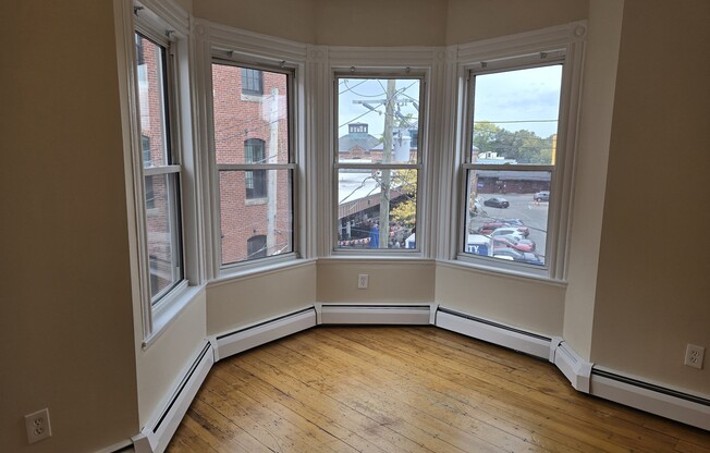 3 beds, 1 bath, 1,400 sqft, $2,900, Unit 3