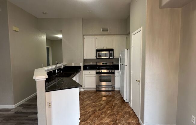 BEAUTIFUL 3BD/2BATH CONDO!