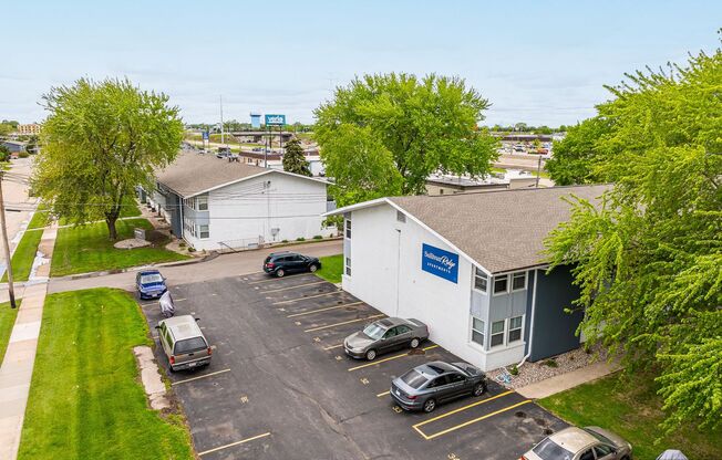 3 beds, 1.5 baths, 1,100 sqft, $1,199, Unit 247-302