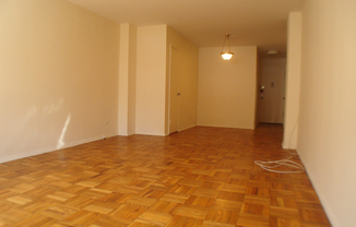 320 E 54 ST