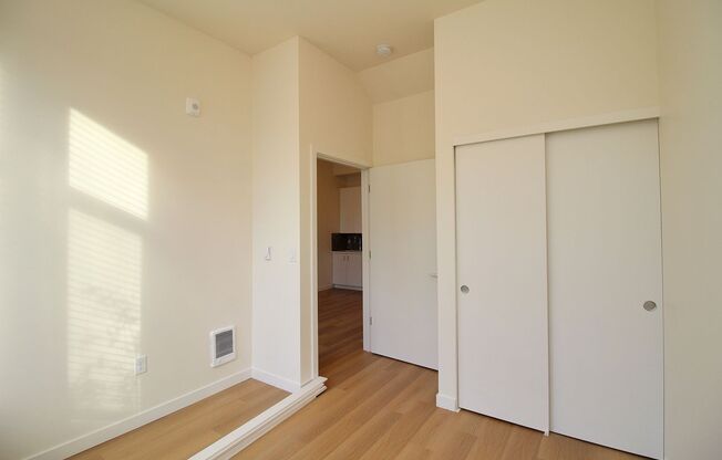 1 bed, 1 bath, 427 sqft, $1,375, Unit 8120 - 107