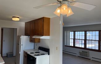 Beautiful & Large 2 Bedroom/ 1 Bathroom