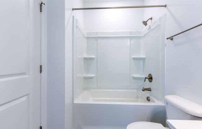 2 beds, 2 baths, 1,300 sqft, $1,545, Unit 212