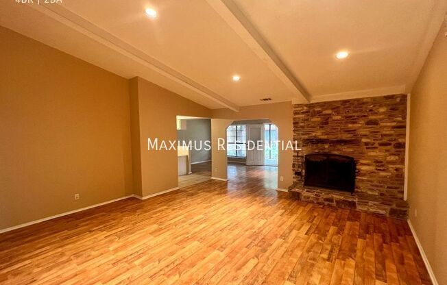 2403 LA ROCHELLE DR