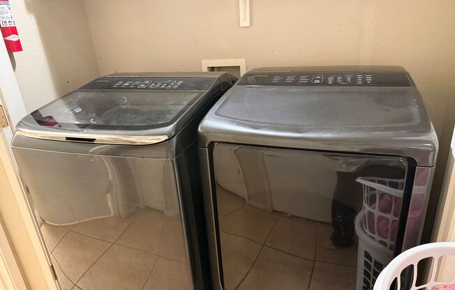 Room for Rent in Gated Community – First-Floor 2 Bed, 2 Bath Condo
