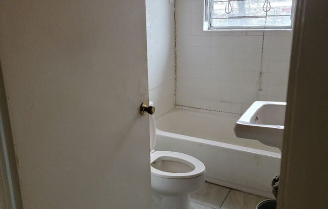 Charming 3 Bedroom Single Family in Houston