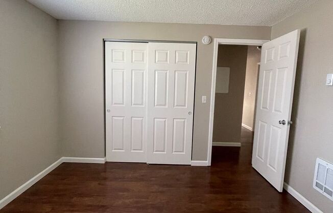 2 beds, 1 bath, 945 sqft, $1,500, Unit 090