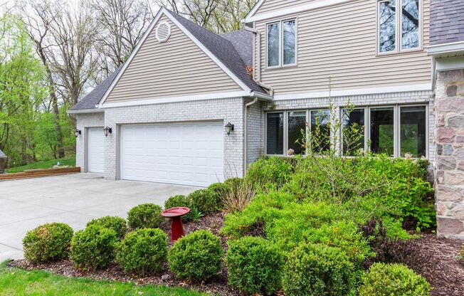 SOPHISTICATED COMFORT in HISTORIC FRANKLIN