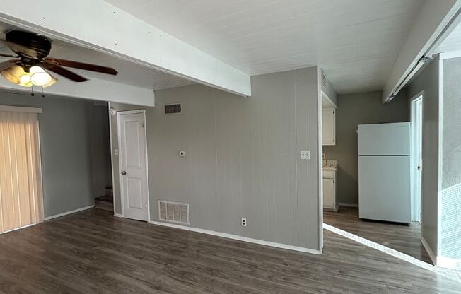 2 beds, 1.5 baths, $995, Unit UNIT A