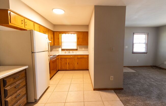 1 bed, 1 bath, 650 sqft, $850, Unit Apt A