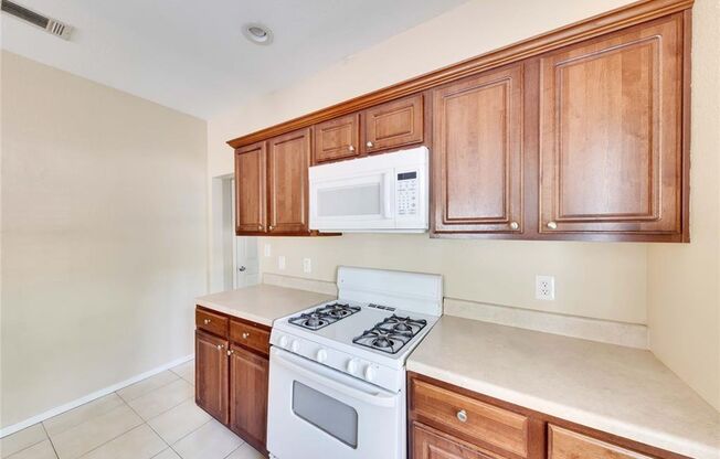 4 beds, 3.5 baths, $2,895, Unit Unit A