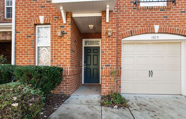 Charming 2-Bedroom Townhome in Desirable Remington Oaks, Cary!