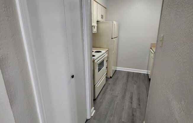 1 bed, 1 bath, 660 sqft, $675, Unit 111 Barton Street #55