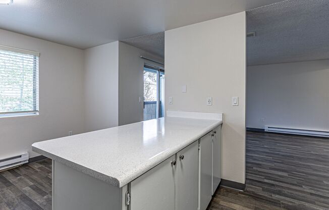 2 beds, 1 bath, 980 sqft, $1,645