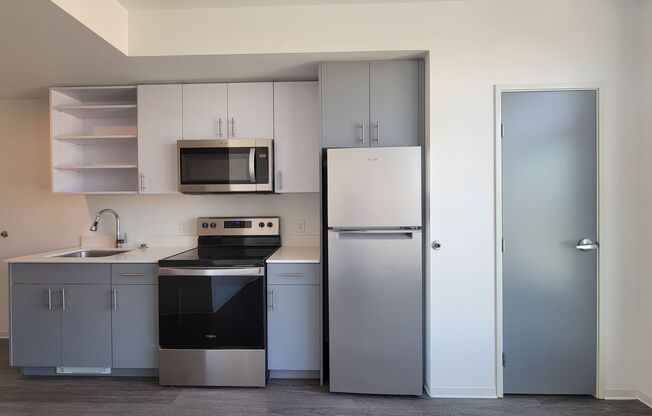 Studio, 1 bath, 252 sqft, $1,440, Unit 726
