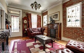 2429 Hooker St.