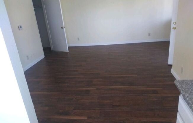 1218 W SUNSET BLVD