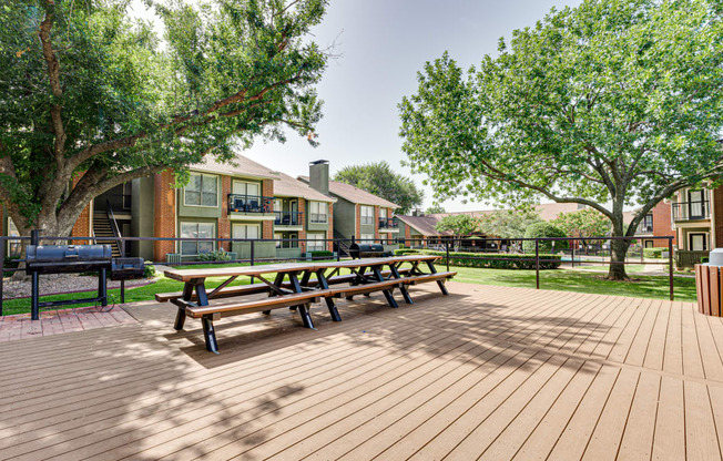 Picnic Area at Bardin Oaks, Arlington, TX, 76018