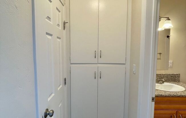 Studio, 1 bath, 375 sqft, $1,595, Unit 228