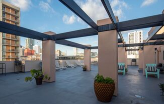 Studio, 1 bath, 800 sqft, $2,000, Unit 321