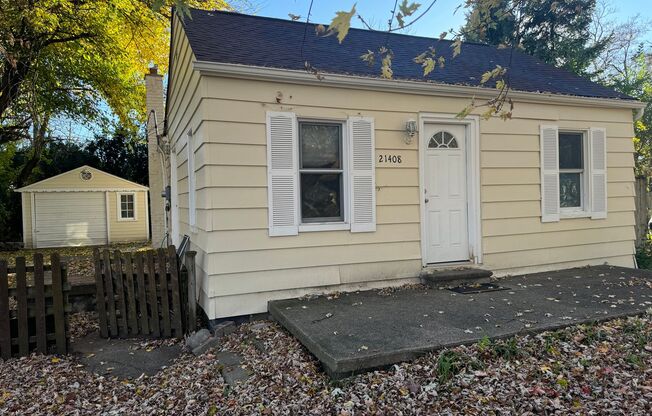 Perfect ranch in great Farmington hills neighborhood.