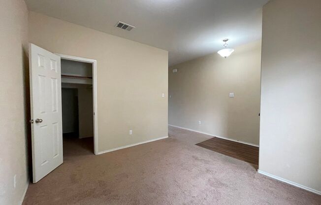 Beautiful 2-story home with large backyard!