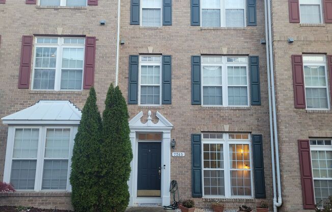 Lovely 3 BR/3.5 BA Townhome in Hanover!