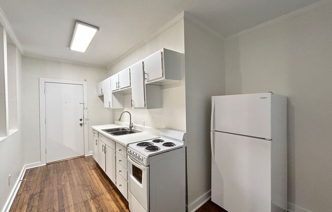 1 bed, 1 bath, 600 sqft, $1,075, Unit MAN21C