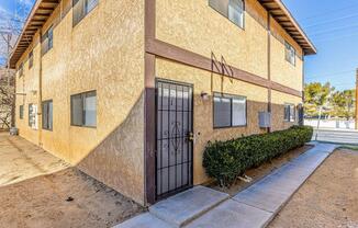 232 E LANCASTER BLVD