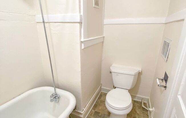 Studio, 1 bath, 280 sqft, $1,295, Unit 208