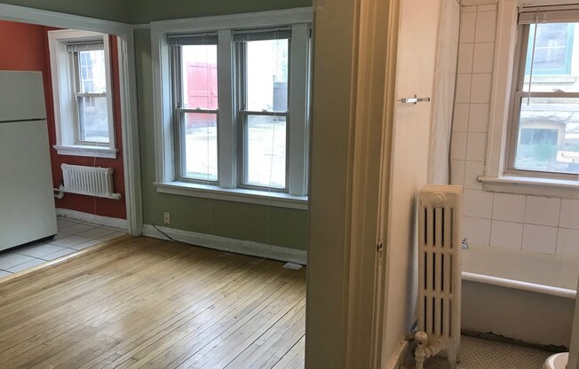 Studio, 1 bath, $825, Unit 08