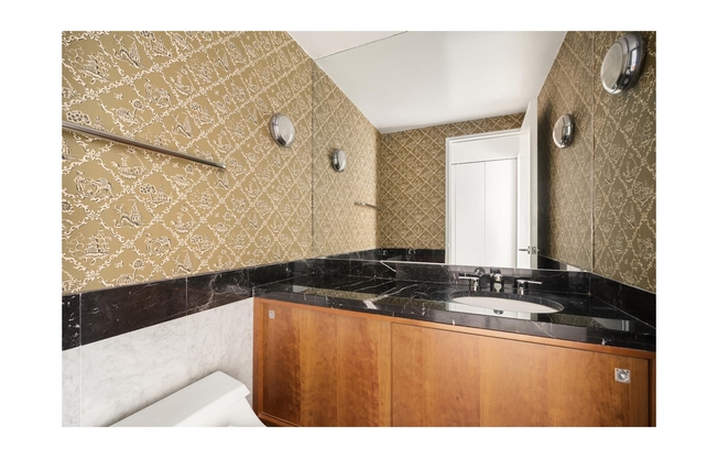 2 beds, 3.5 baths, $15,000, Unit 5101