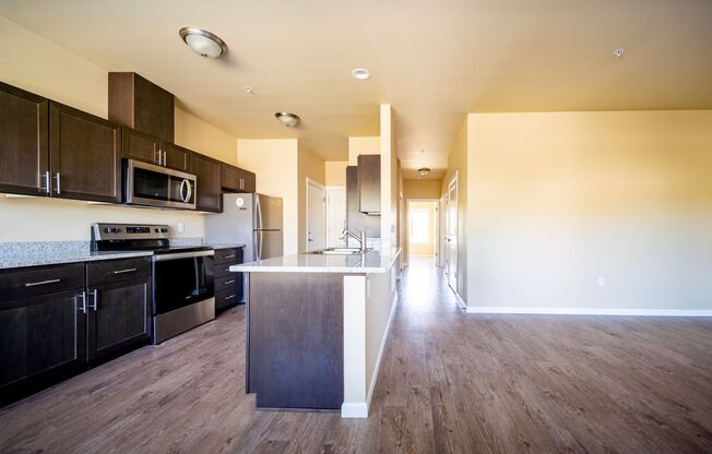 2 beds, 2 baths, 850 sqft, $1,435, Unit 3270-302