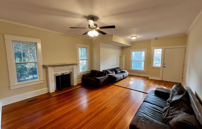 Freshly Remodeled 4 Bedroom 1.5 Bathroom Single Family Home Located Off of Park Ave. This Gem has over 2,800 SQ FT!