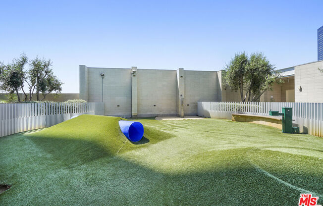 2 beds, 2 baths, 1,305 sqft, $4,800, Unit 2811