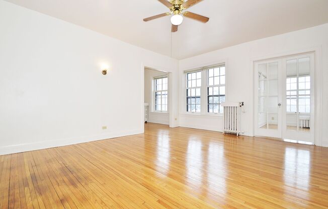 2 beds, 1 bath, 816 sqft, $1,320, Unit 24 - 215