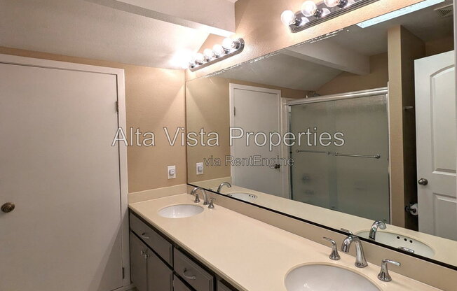5 beds, 3.5 baths, 2,410 sqft, $5,995
