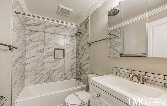 2 BD Unit with Covered Deck