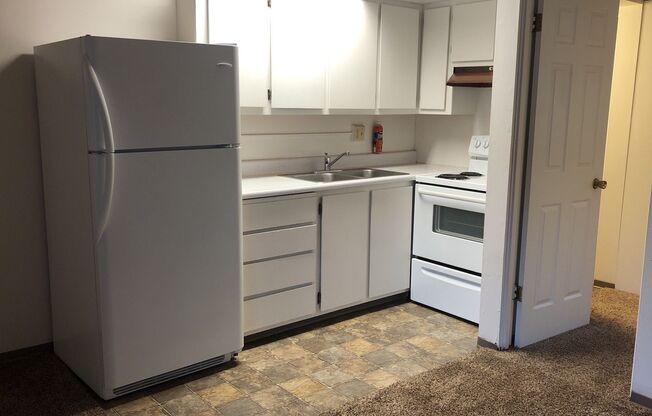 1 bed, 1 bath, 420 sqft, $585, Unit 82726