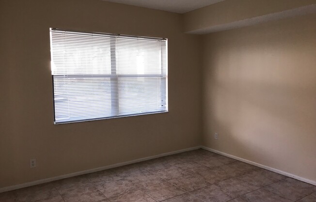 Pretty, remodeled first floor Coral Springs apartment