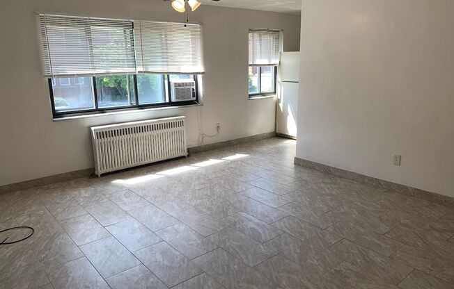 2 beds, 1 bath, 741 sqft, $1,675, Unit A1