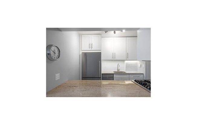 2 beds, 1 bath, 803 sqft, $5,395, Unit 8B