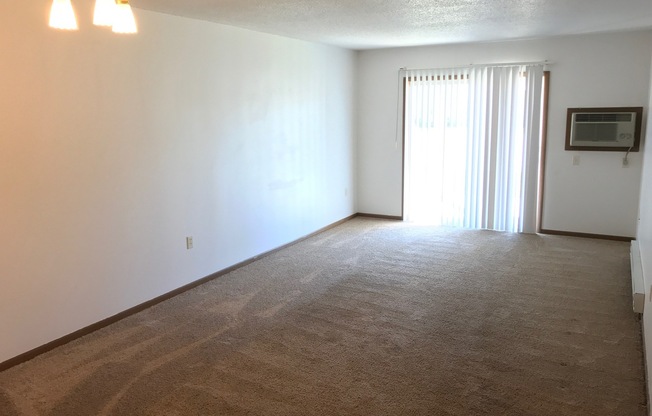 1 bed, 1 bath, 756 sqft, $735