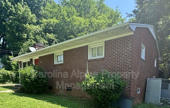 1009 W MAUNEY AVE
