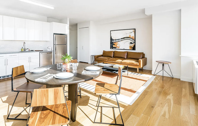 2 beds, 2 baths, $7,225, Unit 1904